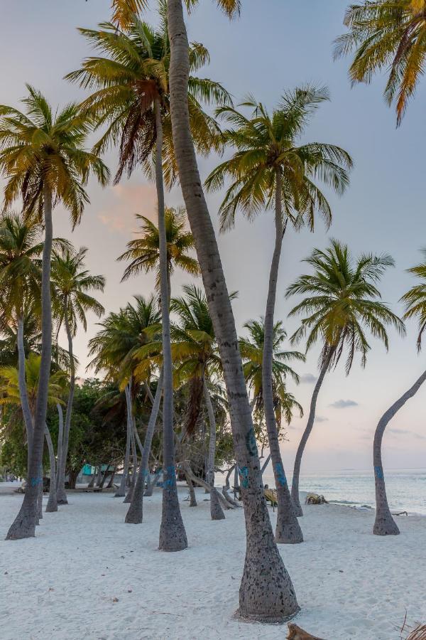 Nihaali Maldives Hotel Kudarikilu Kültér fotó